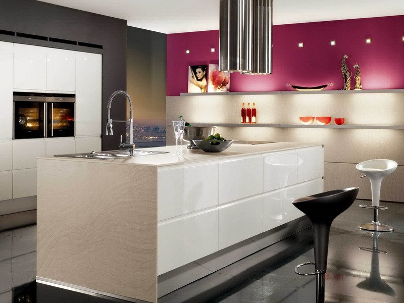 Bucatarie-moderna-cu-decor-bej